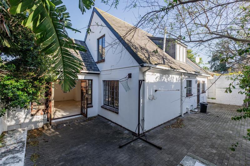 4 Bedroom Property for Sale in Clovelly Western Cape